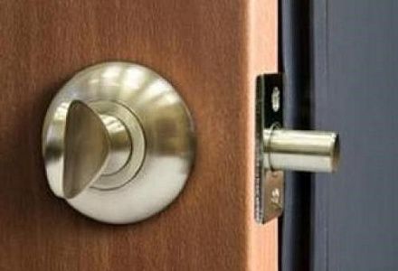 Дверные замки и пожарная безопасность: важность соответствия нормам