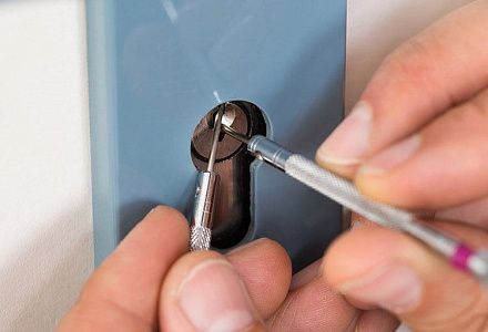 Способы извлечения сломанного ключа из дверного замка